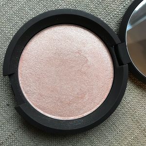 Becca Highlighter Champagne POP